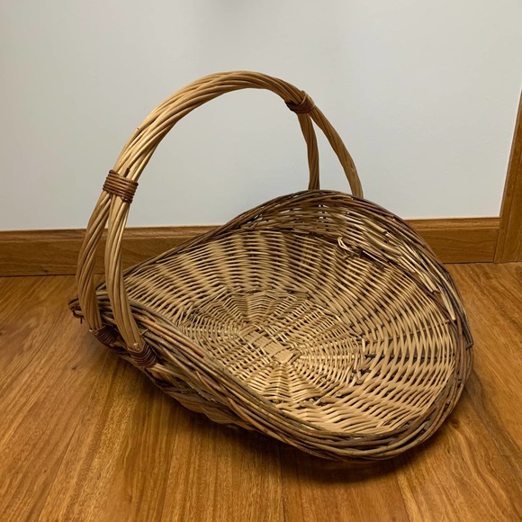 Vintage Other - Vintage Large Woven Wicker Flower Herb Gathering Basket 15" x 16.5" x 21"